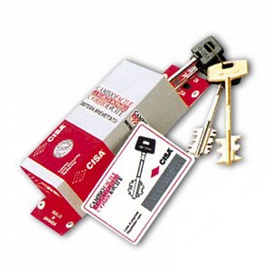 Συνδυασμός θωρακισμένης πόρτας Cisa παλιού τύπου με 3 κλειδιά